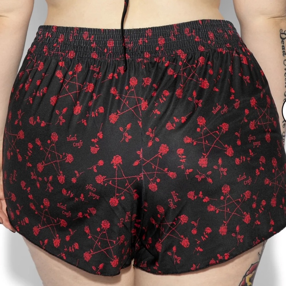 Blackcraft cult pentagram rose swim shortie shorts black and red xl